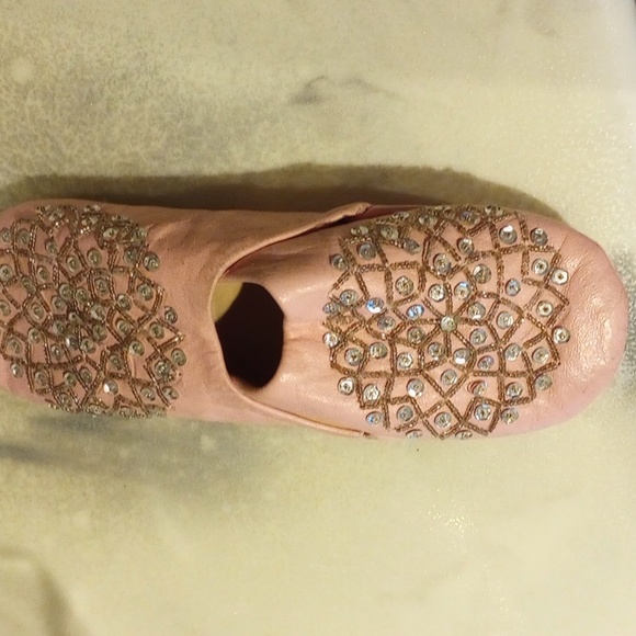 Handmade Moroccan Leather Slippers - Picture 6 of 8